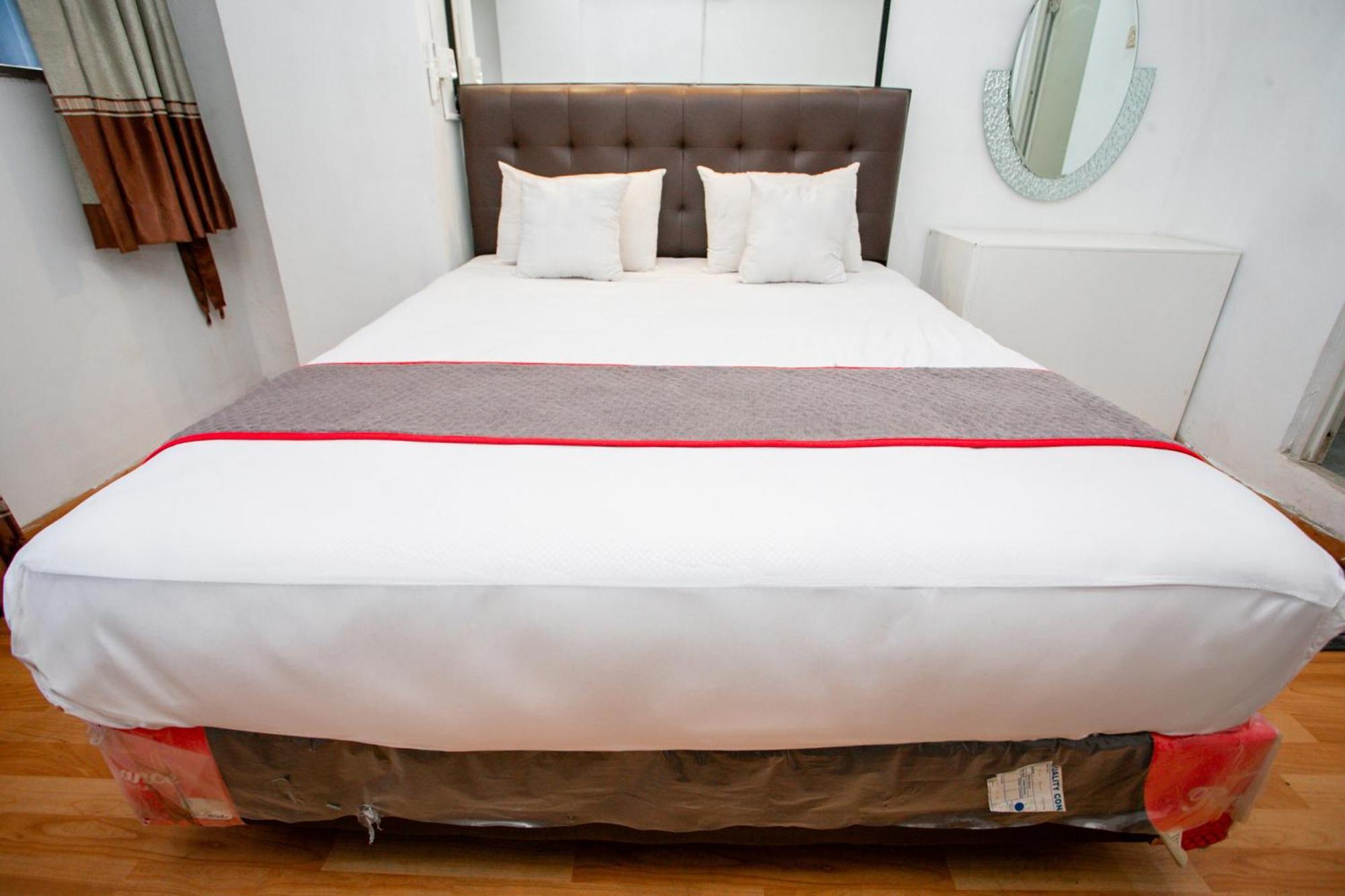 Super Oyo Capital O Deroyal Sentra Timur Hotel 3*